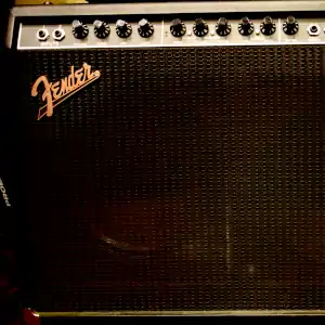 FENDER FM 212R FENDER FM 212R