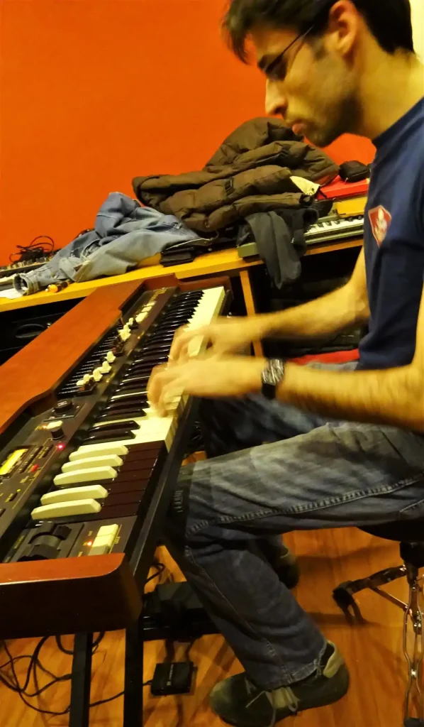 Allo in studio con la sua Hammond